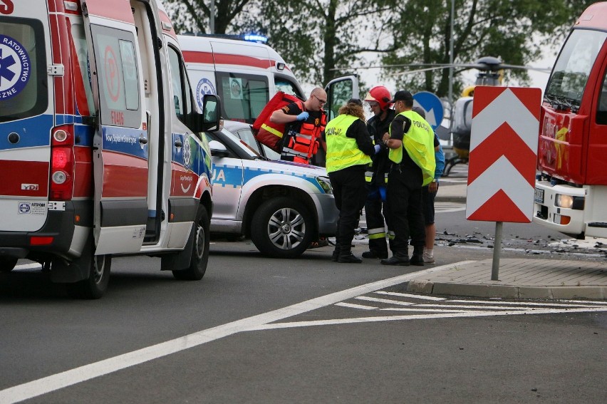 Sześć osób – w tym dwoje dzieci – doznało obrażeń w wypadku...