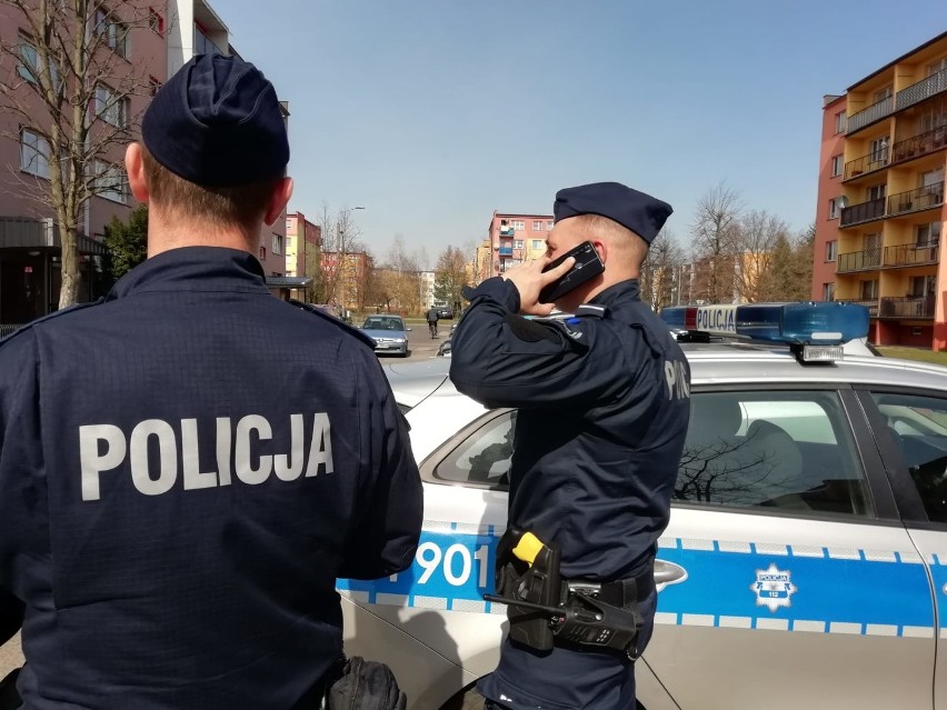 Bełchatów, Koronawirus. Wojsko wspiera policjantów z Bełchatowa w kontrolach osób na kwarantannie