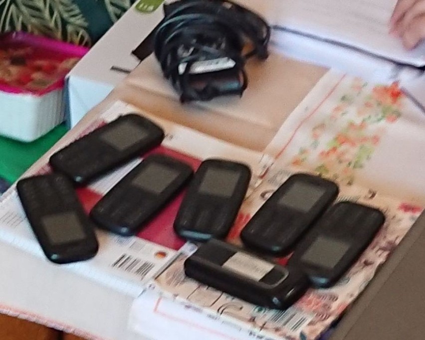 Zostały zabezpieczone telefony i karty SIM