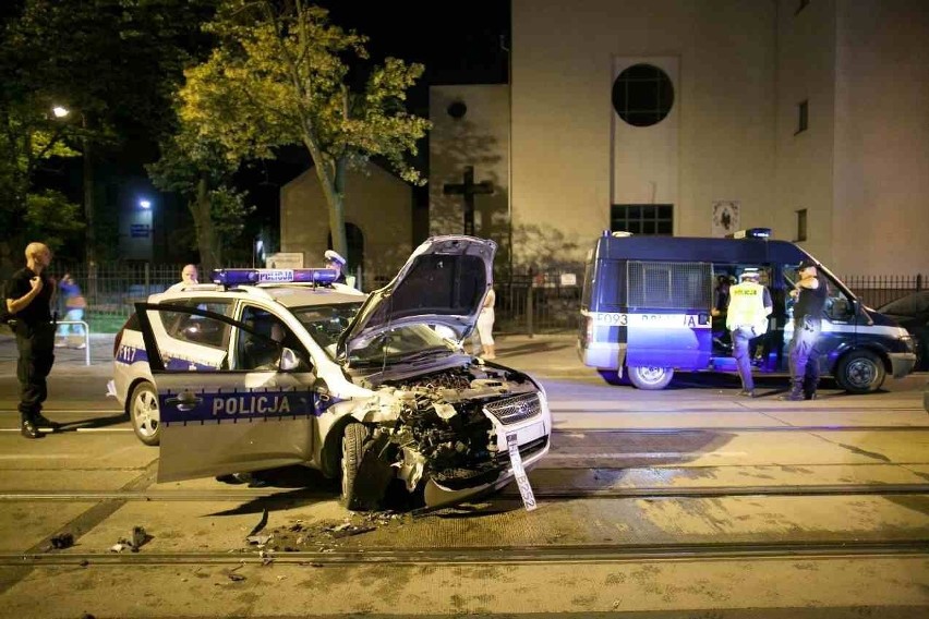 Pościg policji za pijanym kierowcą. Wypadek na Rzgowskiej