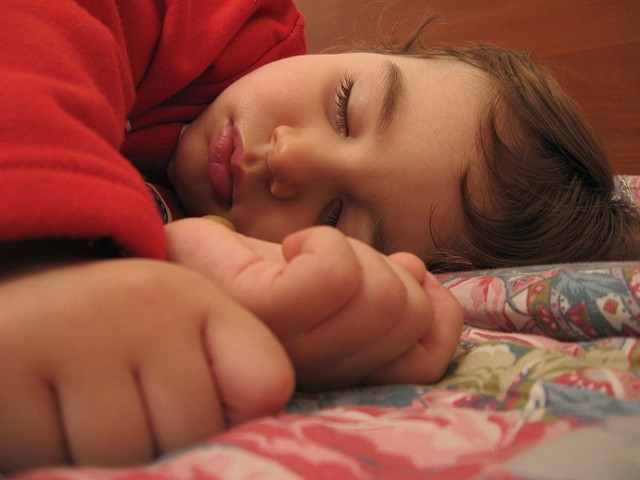 &quot;Śpiące dziecko&quot; http://commons.wikimedia.org/wiki/File:A_child_sleeping.jpg