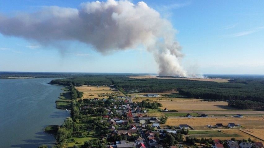 W akcji gaśniczej udział wzięło około 30 zastępów strażaków...