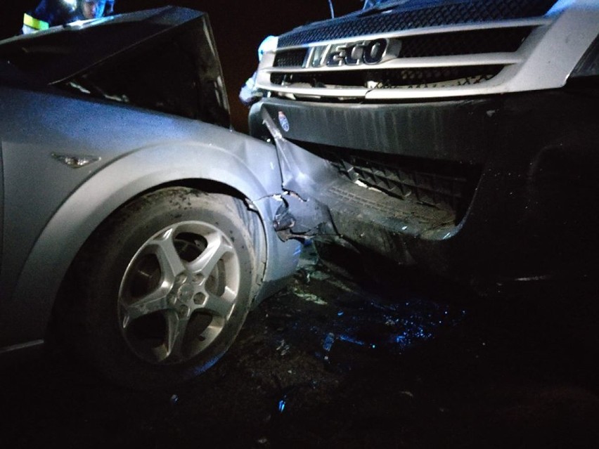 Wypadek samochodowy na drodze pomiędzy Czempiniem a Iłówcem