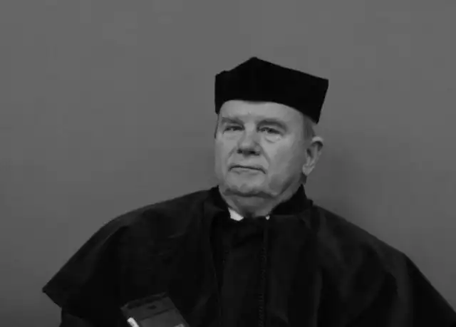 Dr Henryk Stępień, profesor Kujawskiej Szkoły Wyższej we Włocławku miał 78 lat.