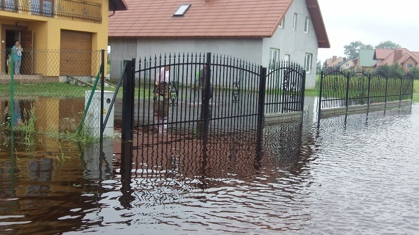 Mieszkańcy Biłgoraja: Woda odcięła nas od świata (ZDJĘCIA)
