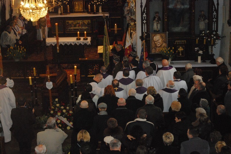 Pogrzeb ks. kanonika Leona Stępniaka w kościele p.w. św. Wawrzyńca w Wonieściu