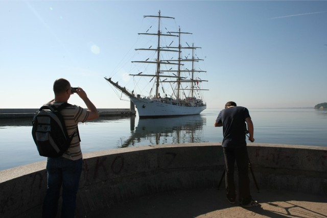 Dar Młodzieży wypływa w kolejny rejs