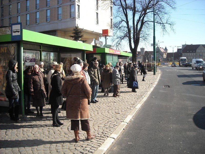 Autobusy spóźniają się nawet ponad półtorej godziny