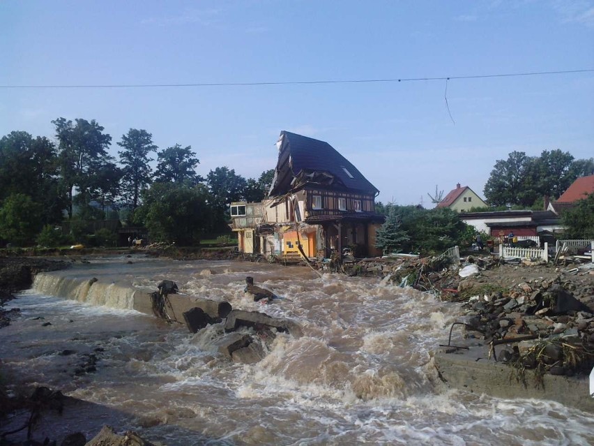 Wielka woda i ogromne zniszczenia w Bogatyni (ZDJĘCIA INTERNAUTY)