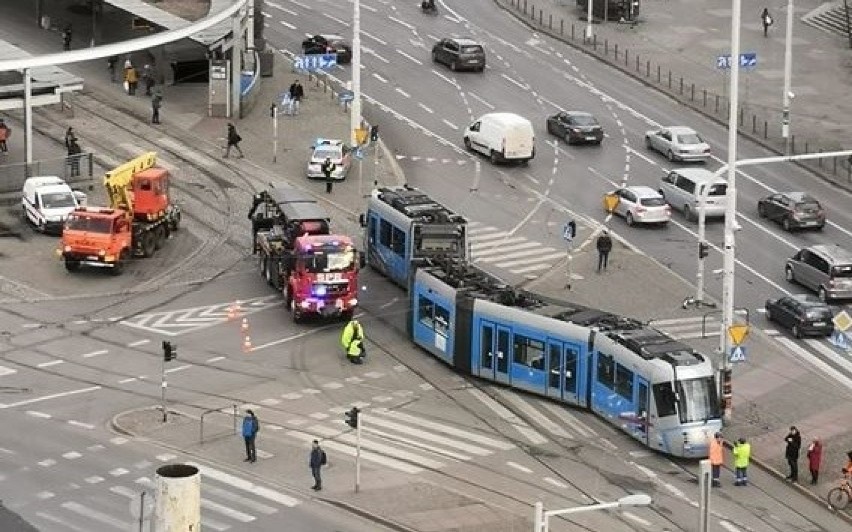 Wrocław. Armagedon komunikacyjny na pl. Grunwaldzkim. Zobacz, co się stało