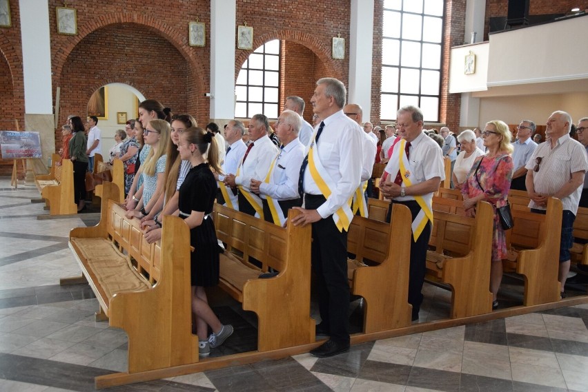 W Ostrowcu maszerowali dla życia i rodziny. Był też "Głos Nienarodzonych". Zobaczcie zdjęcia 