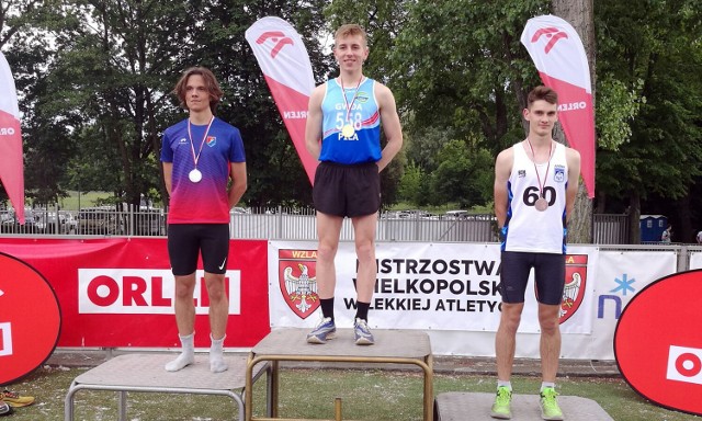 Na najwyższym stopniu podium w biegu na 800 m U20 stanął Mikołaj Czechowicz z Gwdy Piła. Uzyskał on czas 1:55,17.