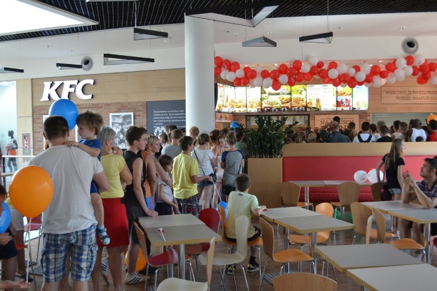 Starogard. Tłumy na otwarciu KFC [ZDJĘCIA, FILM]