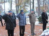 Na Cmentarzu Wojskowym w Lublińcu zapłonęły znicze ku czci poległym żołnierzom