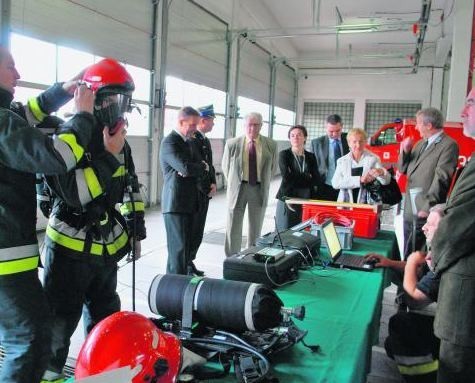 Strażacy mają nowy sprzęt, w którym będą jeździć do zdarzeń  chemiczno-ekologicznych