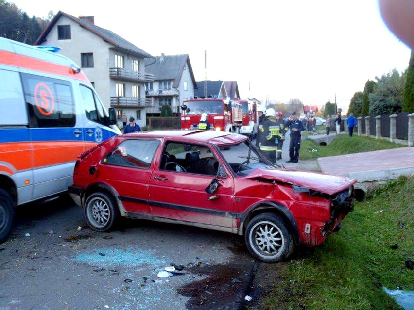 Wypadek w Gołkowicach. Dachował samochód osobowy
