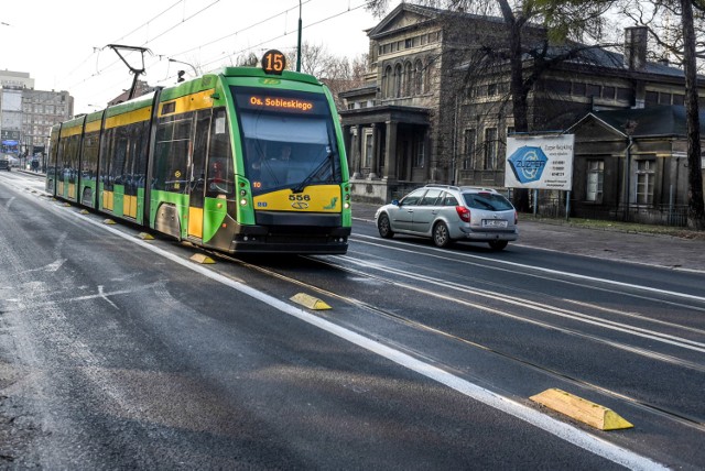 O godz. 16.40 zatrzymają się wszystkie tramwaje i autobusy.