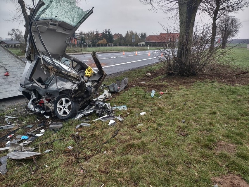 Wielka drogowa tragedia w Wielką Sobotę. Nie żyje strażak OSP Sękowo