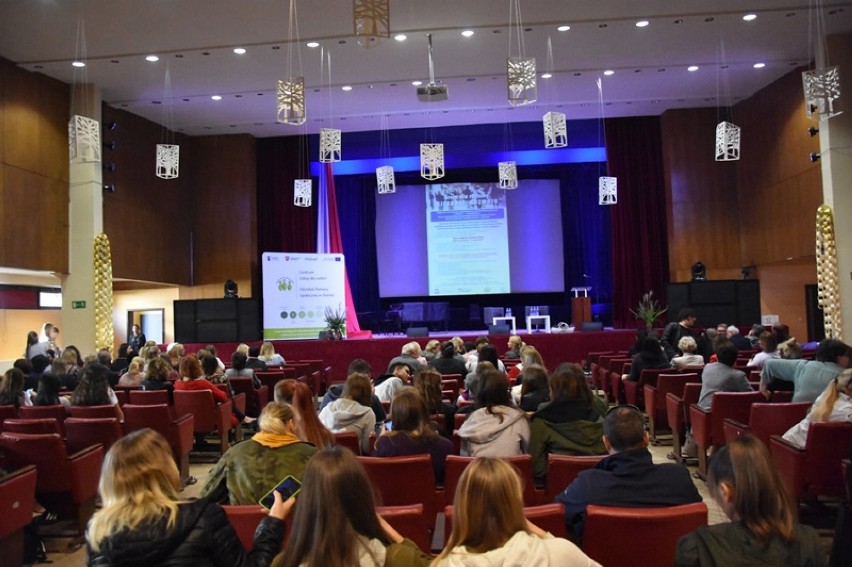 Konferencja "Śrem dla rodziny - kierunki rozwoju" rozpoczęta