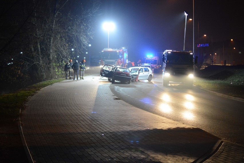 Wypadek na ul. Brzeźnej w Grudziądzu. Cztery osoby trafiły do szpitala [wideo, zdjęcia]