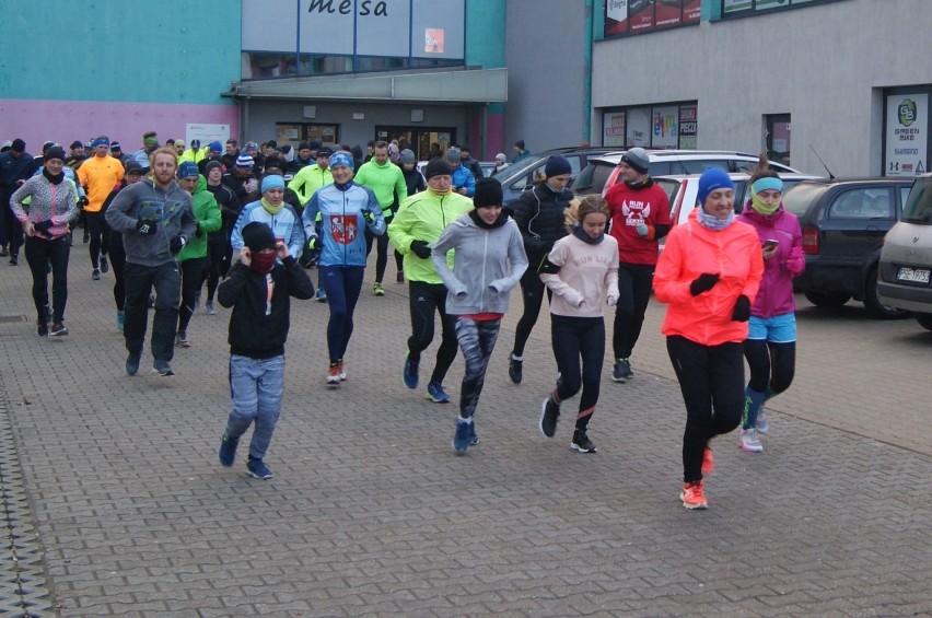 Noworoczny trening śremskich biegaczy i rowerzystów