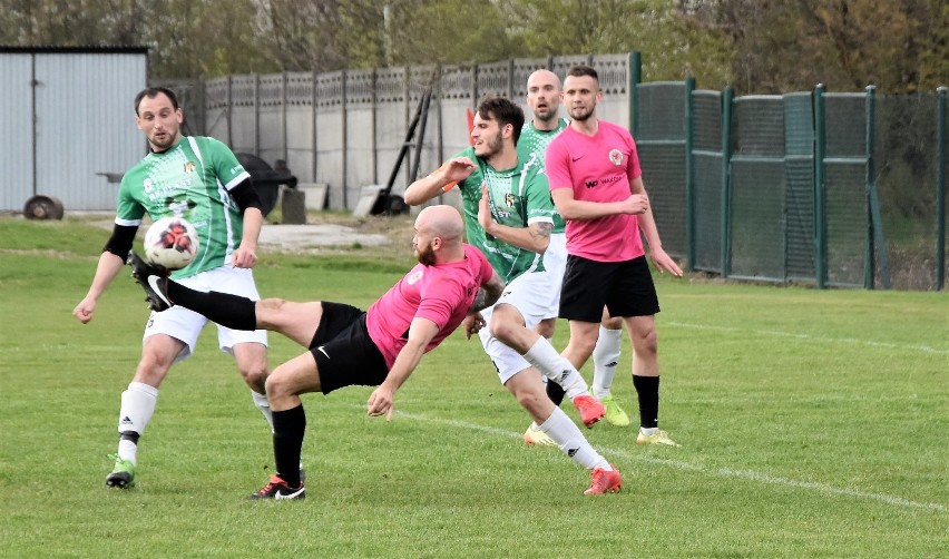 Keeza IV liga LKS Rajsko - Orzeł Ryczów 2:3. Na zdjęciu:...