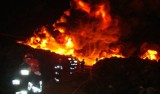 Wielki pożar w Rykach. Paliło się składowisko opon (ZDJĘCIA, FILM)