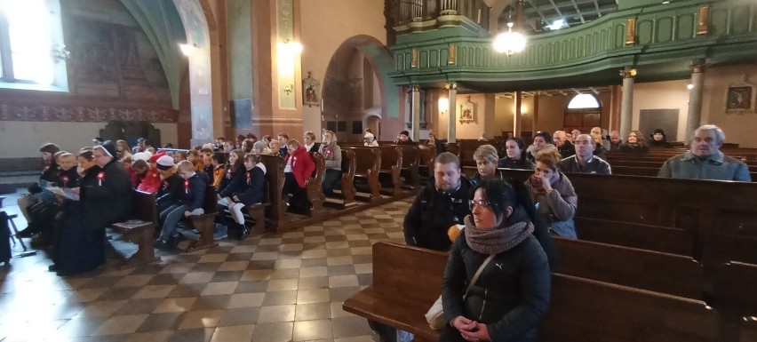 Dzień Patrona w Caritas w Jędrzejowie. Uroczysta msza oraz występy artystyczne dzieci. Zobacz zdjęcia