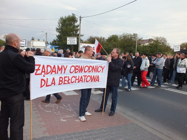 Piątkowa blokada ósemki w Bełchatowie na ul. Lipowej