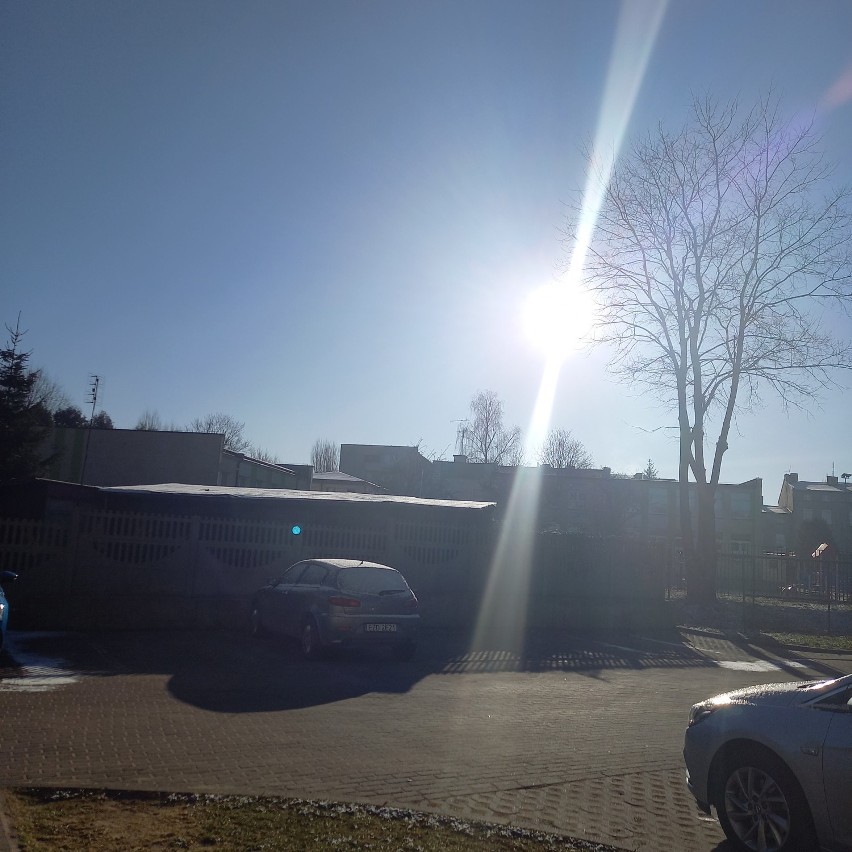 Słoneczny poranek w Zduńskiej Woli 8 marca