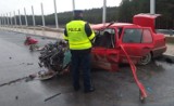 Śmiertelny wypadek na powstającym odcinku autostrady A1 w rejonie Woźnik. Zginął 21-letni Ukrainiec, kierujący volkswagenem ZDJĘCIA