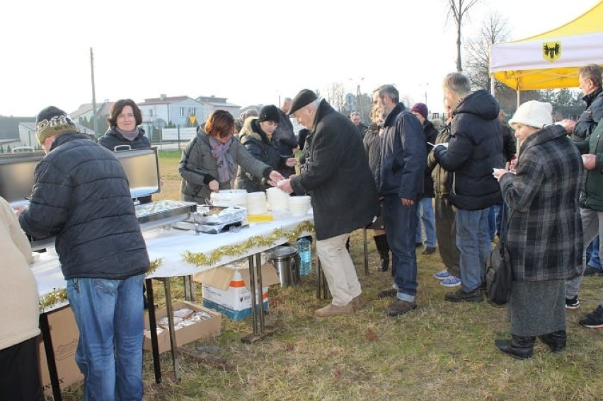 Samotni i potrzebujący mieszkańcy gminy Wasilków wzięli udział w spotkaniu wigilijnym (zdjęcia)