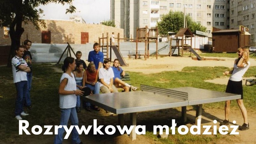 Według sondaży CBOS, młodzież w 1992 interesowała się przede...