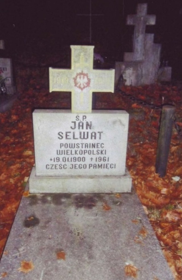 Jan Selwat został pochowany na Cmentarzu Świętokrzyskim przy ul. Warszawskiej w Gorzowie Wielkopolskim