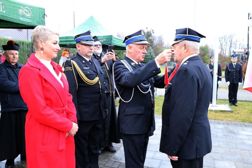 Gmina Leśniowice. Krzysztof Krzyszczak to strażak na medal. Ponad 50 lat pełni służbę