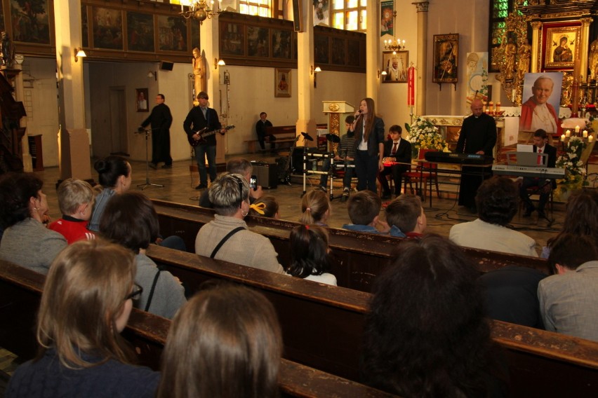 Zespół Szkół Katolickich w Malborku. Koncert dziękczynny w kościele MBNP