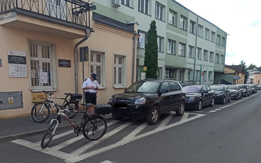 Kruszwiccy policjanci patrolują miasto na rowerach. Zwracają...