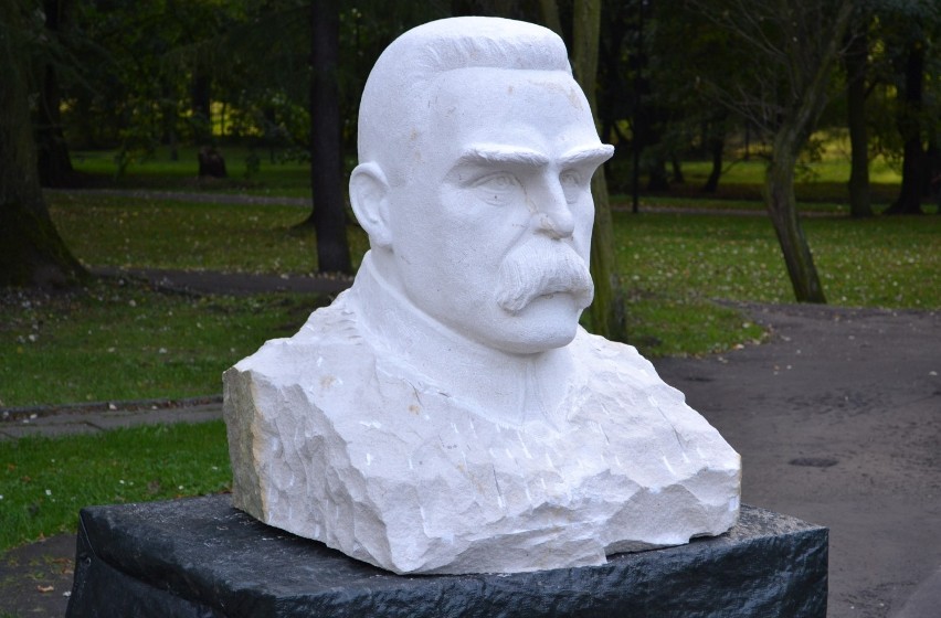 Rzeźba Marszałka Piłsudskiego w Zawierciu