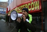 Protest przed Prokuraturą Okręgową w Piotrkowie ws. śledztwa dotyczącego Wapienników