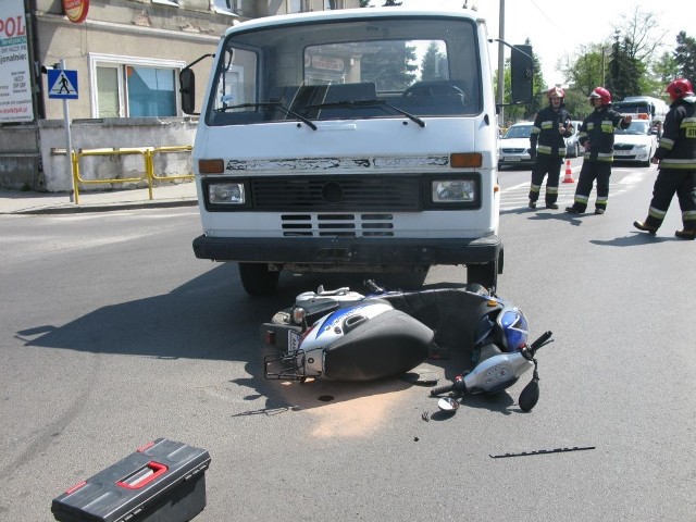 9 maja br. około godziny 12.30 oficer dyżurny nowomiejskiej Policji otrzymał zgłoszenie o zdarzeniu drogowym na skrzyżowaniu ulicy Jagiellońskiej z Wojska Polskiego w Nowym Mieście Lubawskim.

Zobacz też: Iława. Tragiczny wypadek motocyklowy. Dwie osoby nie żyją