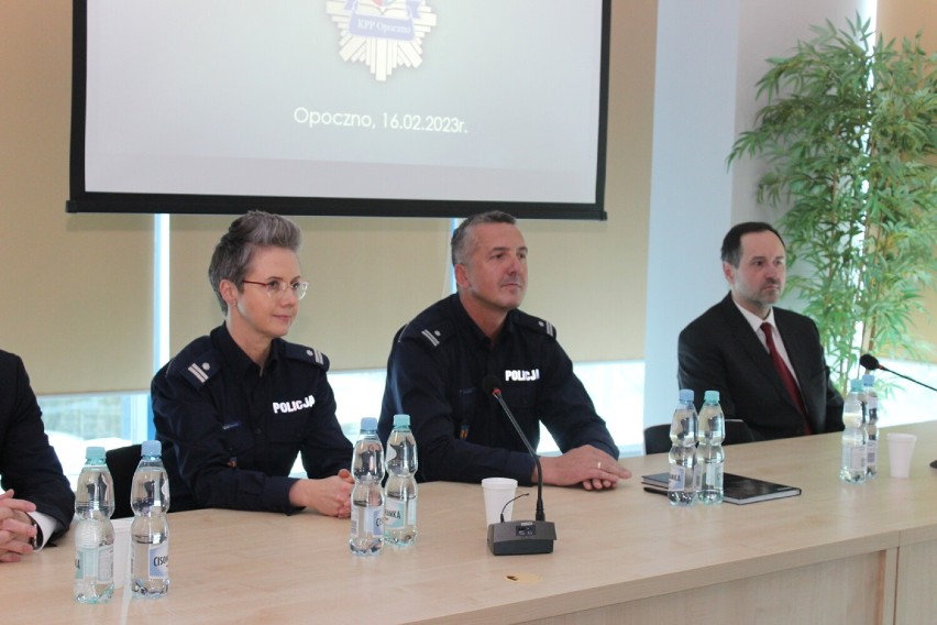 Nowa zastępczyni komendanta opoczyńskiej policji. Podinspektor dostała niecodzienny prezent - ZDJĘCIA