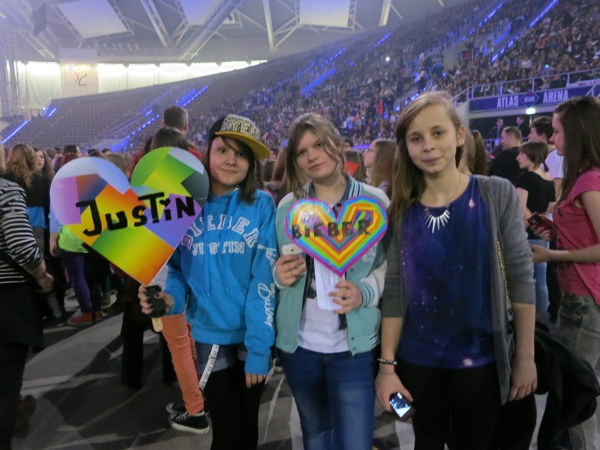 Koncert Justina Biebera w Łodzi. Fani na koncercie