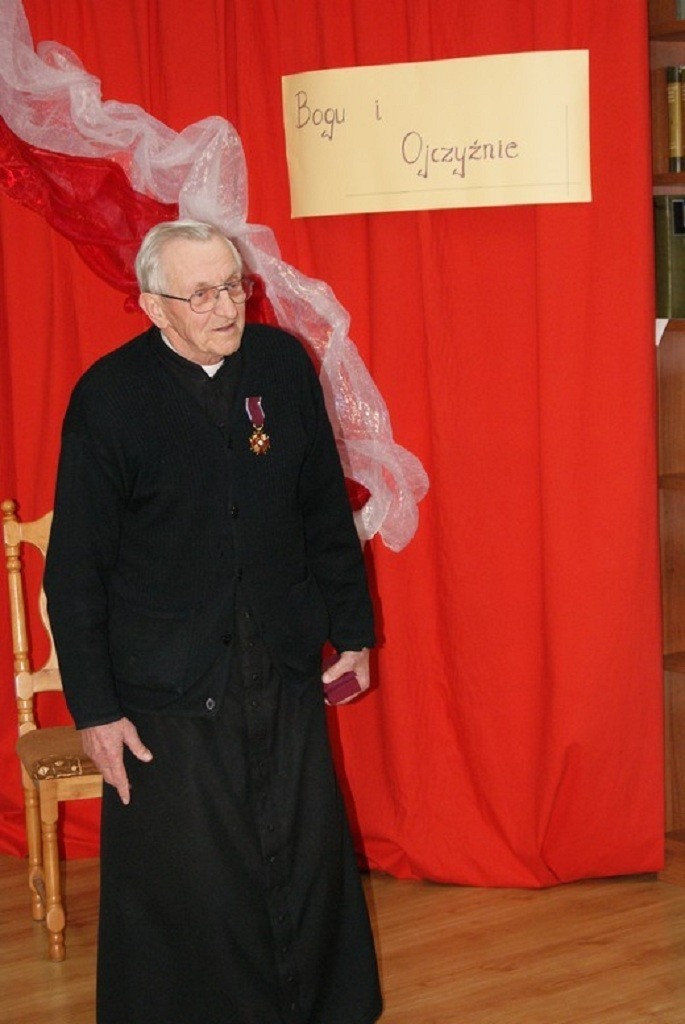 Kustosz kapliczki pw. Matki Bożej Częstochowskiej z odznaczeniem od Prezydenta RP
