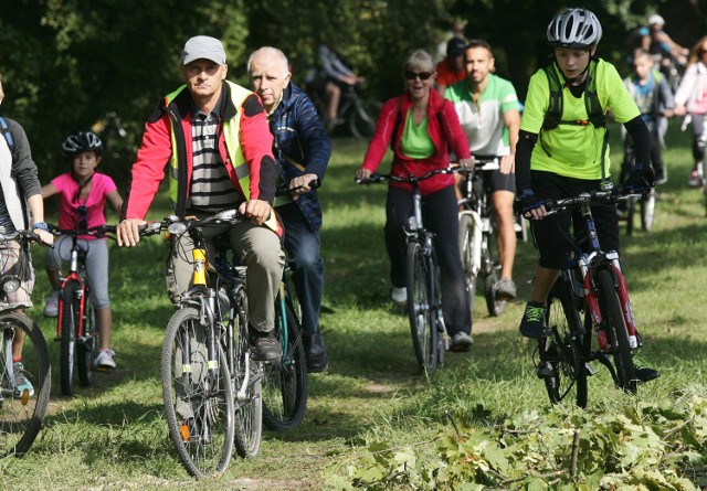 W gminach Pobiedziska i Kleszczewo powstaną nowe ścieżki rowerowe o łącznej długości ponad 12 kilometrów. Ich budowa pochłonie 15,5 miliona złotych.