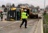 Wypadek na wiadukcie na Limanowskiego w Łodzi. Ciężarówka blokuje ulicę w kierunku Teofilowa