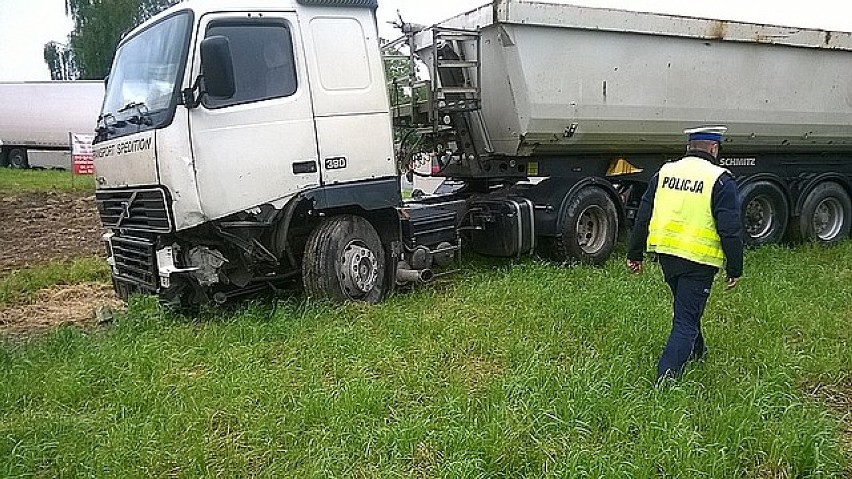 Wypadek w Zarzeczu. Dwie osoby zostały ranne