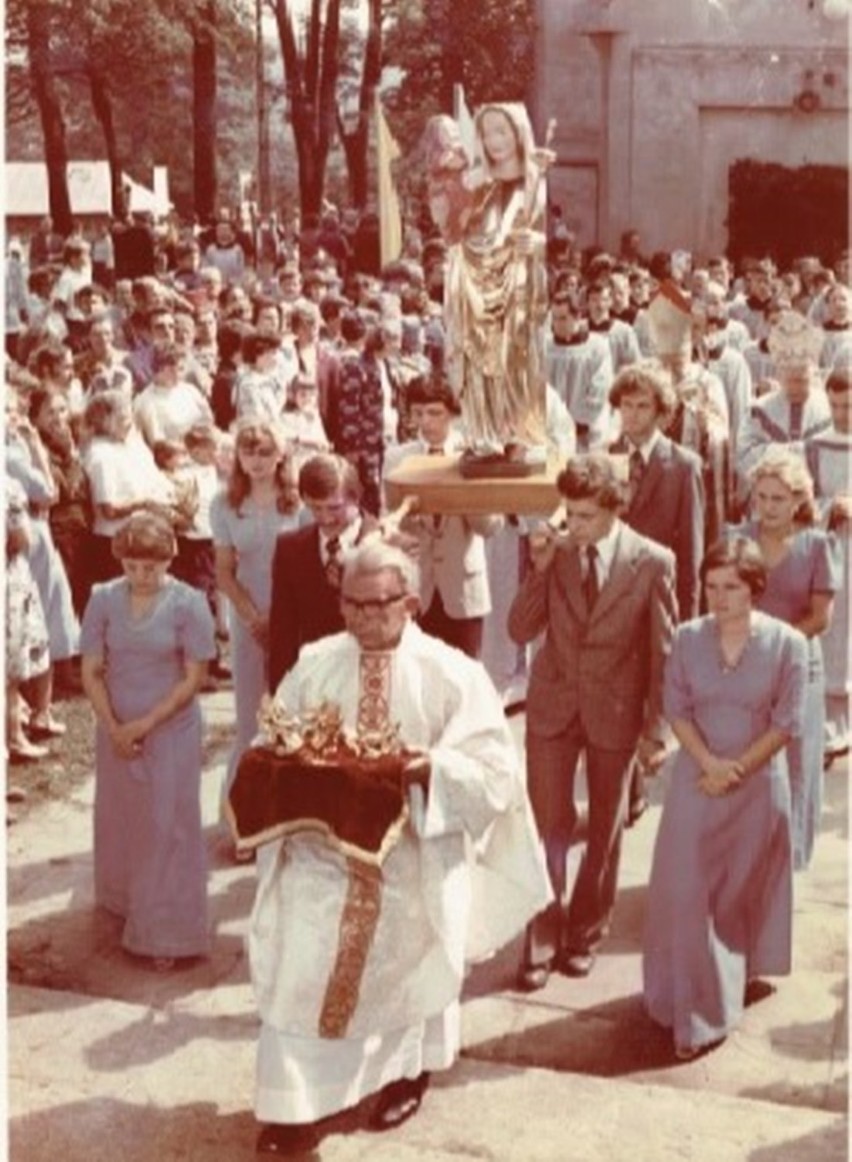 Jubileusz 40-lecia koronacji figury Matki Bożej w sanktuarium w Lipinkach. Cztery dni uroczystości odpustowych