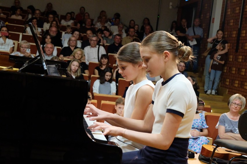 Koncert uczniów Ogniska Muzycznego w Państwowej Szkole Muzycznej I stopnia w Sieradzu ZDJĘCIA