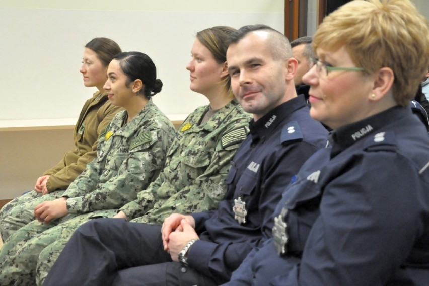 Spotkanie słupskich policjantów z amerykańskimi żołnierzami
