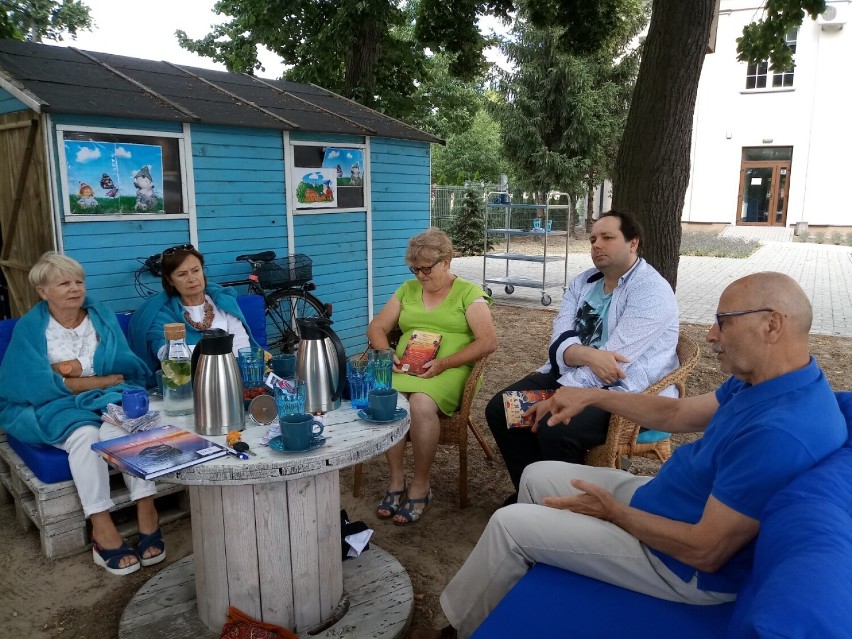 Wolsztyn: Spotkanie Dyskusyjnego Klubu Książki odbyło się w wyjątkowym otoczeniu